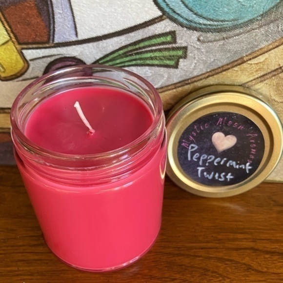 Peppermint twist soy candle - Picture 3 of 5